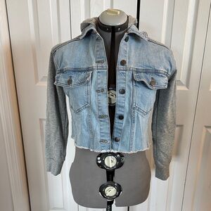 Treasure & Bond Hooded Women's Cropped Denim Jacket
